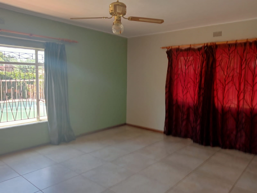 5 Bedroom Property for Sale in Kuruman Northern Cape